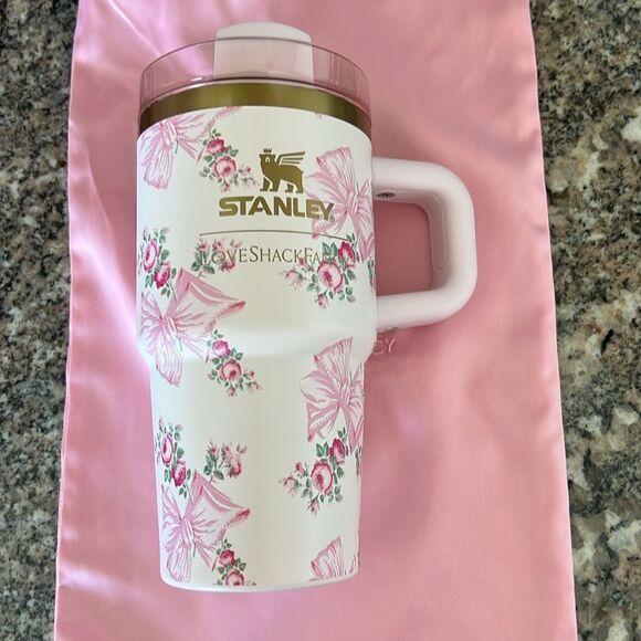 LoveShackFancy x Stanley 20oz Quencher - Picture 5 of 16